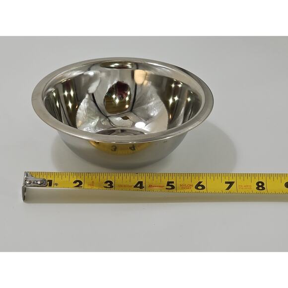 Set of 4 Stainless Steel Mixing Bowls • Assorted Sizes • 5¼", 6⅜" (2), 7" [18] - Picture 3 of 9